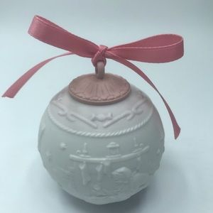 Santa’s Journey LLADRO Christmas Ball Ornament 1995